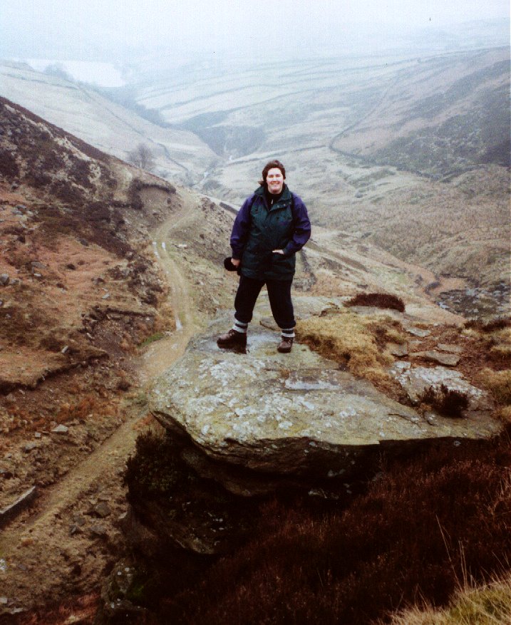 PondenKirk.jpg (153668 bytes)